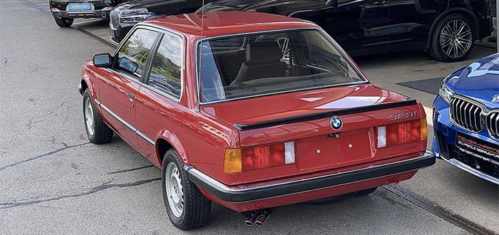 BMW E30 Tahun 1985